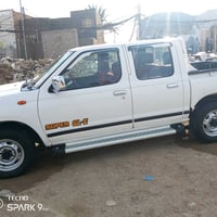 سياره نيسان للبيع مكفوله موديل 14 السعر خاص 07803830074