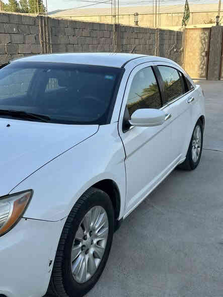 سي 200 
موديل 14 لون ابيض رقم بابل
72$
***********
اتصال
