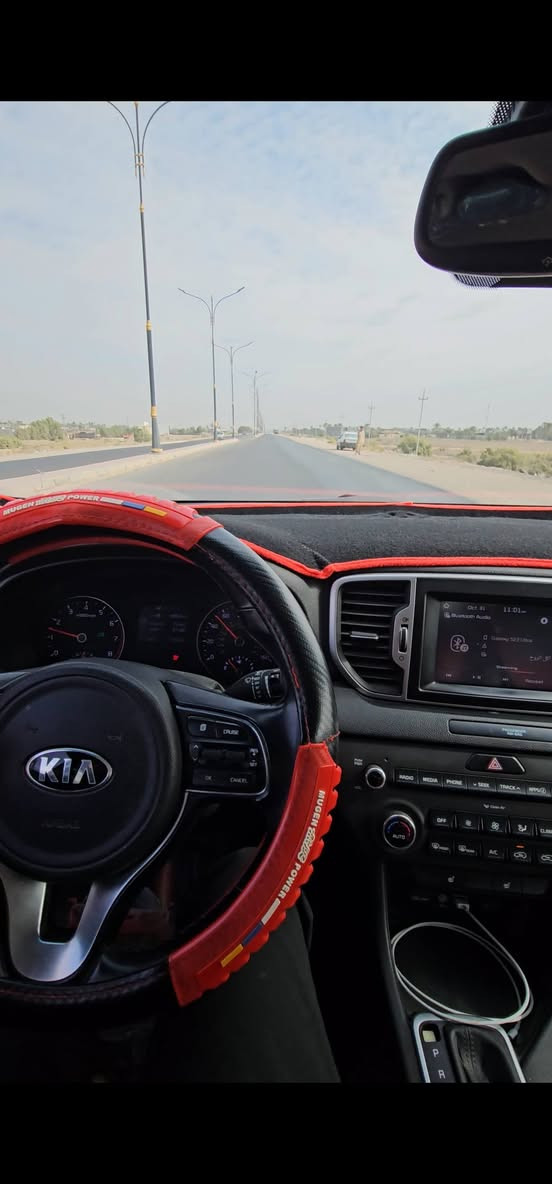 سبورتاج 2017 اصل  رقم انبار  مواصفات EX نص فول بصمة بصمة ابواب شاشة ابل كاربلي داخل جلد ملكي اسود مثبت سرعة مكينة GDI معلاية بدون دوانز كير ومكينة خير من الله صدرها خير من الله تبريد ثلاجة تدفأ ماشية 84 الف ميل فقط حادث امريكآ باب خلف السائق وربع جاملغ خلفي *********** مكانها الانبار عامرية الفلوجة سعرها 145$ وبيها مجال
