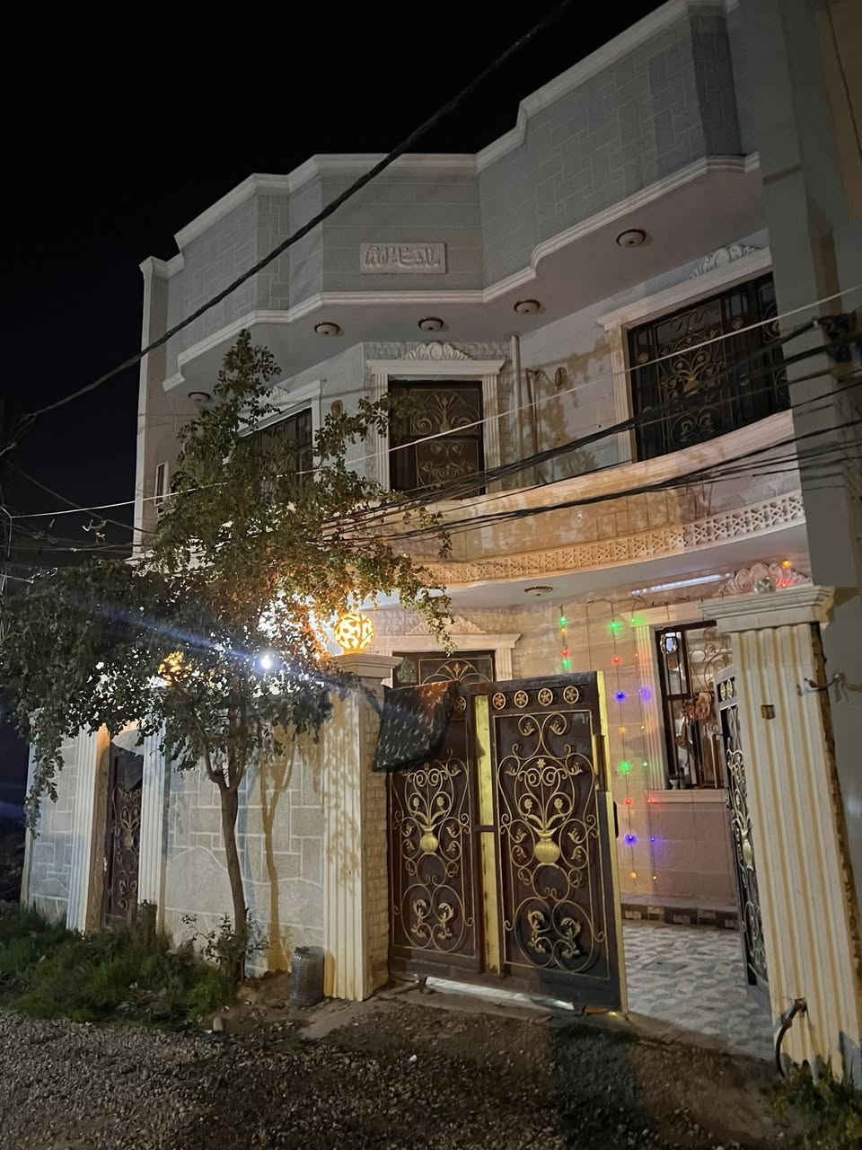 بيت طابو صرف 120 متر  مربع بيع

بيت طابو صرف  120 مربع بيع 

سلام عليكم الدار للبيع طابو صرف 

🌏مساحته 120 بناء حديث قاطيين قريب ع شارع 

↙️ الموقع كاطون الرحمه منطقه الخمس تالاف خلف   صيدلية الأقصى قرب افران السلام 

🏠تفاصيل البيت الطابق الأول غرفه نوم استقبال مطبخ صاله درج صحيات الطابق الثاني 3 غرف نوم وصحيات 

☎للاستفسار اتصل السعر ١١٥ 

***********
