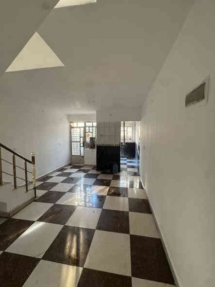 للأيجار__في__السيدية
دار سكني للمساحة 80م

يحتوي ع ثلاث غرف نوم وصالة ومطبخ وخدمات

السعر 800 الف قفل

الموقع مربع جواد الرومي

للاستفسار:***********

مكتب الفهد الهندسي للأستثمار العقاري
