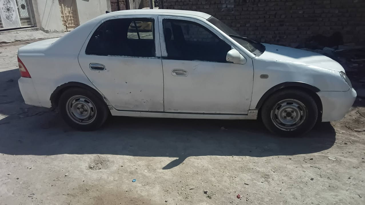 السلام عليطم جيلي موديل2012 السعر 20ورقه العنوان بغداد لامين الثانيه رقم الهاتف***********
