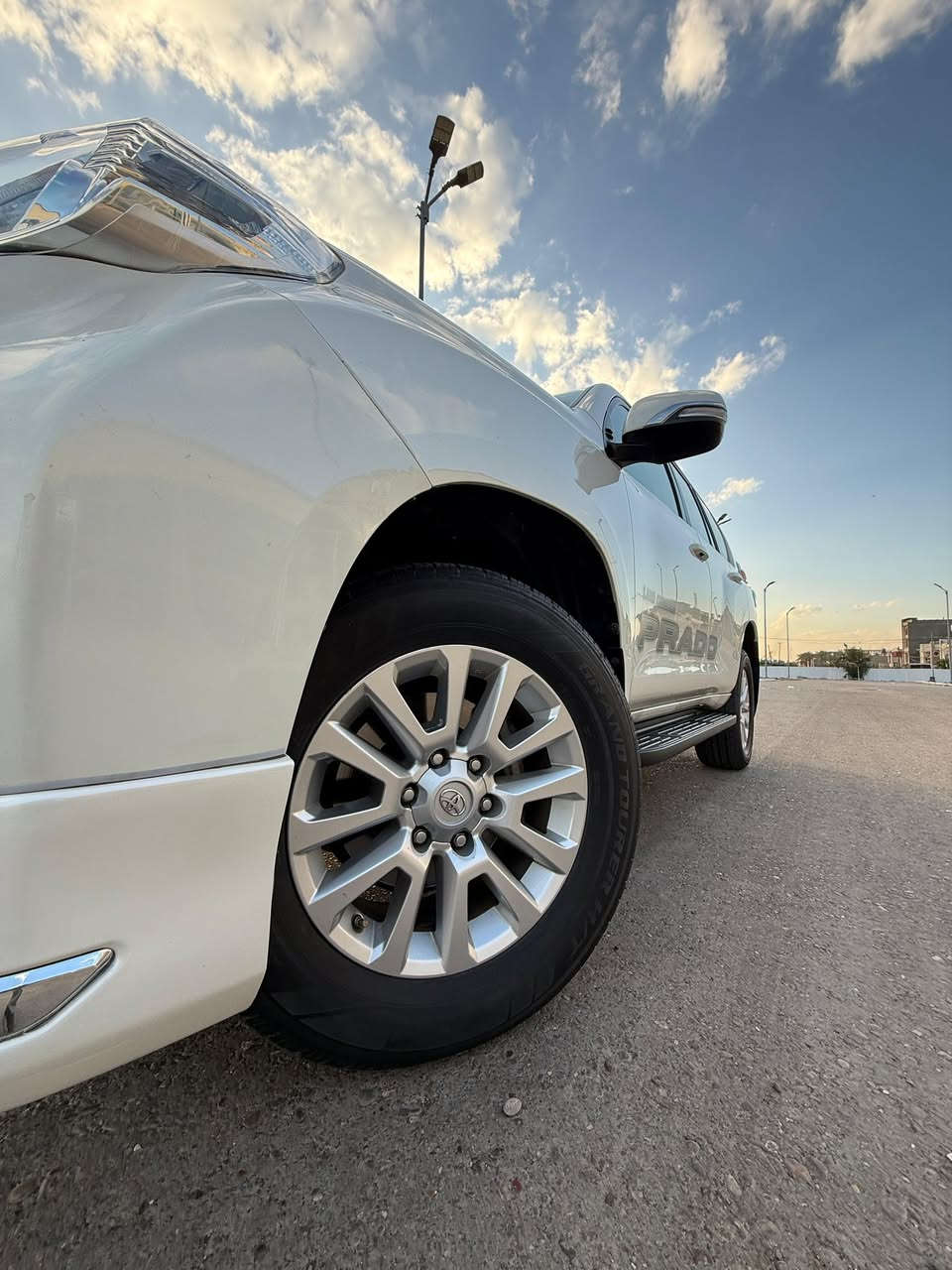 السلام عليكم برادو 2017 GXR فول موافات دبل تانكي ماشية 120 سبير منارل سيارة مكفولة من الحادث والصبغ فقط دعامية امامية مكينه 6 سلندر مكفولة على الشركة رقم اربيل دولي سعرها 335 بيه مجال مكانها بغداد بلديات اي استفسار ***********
