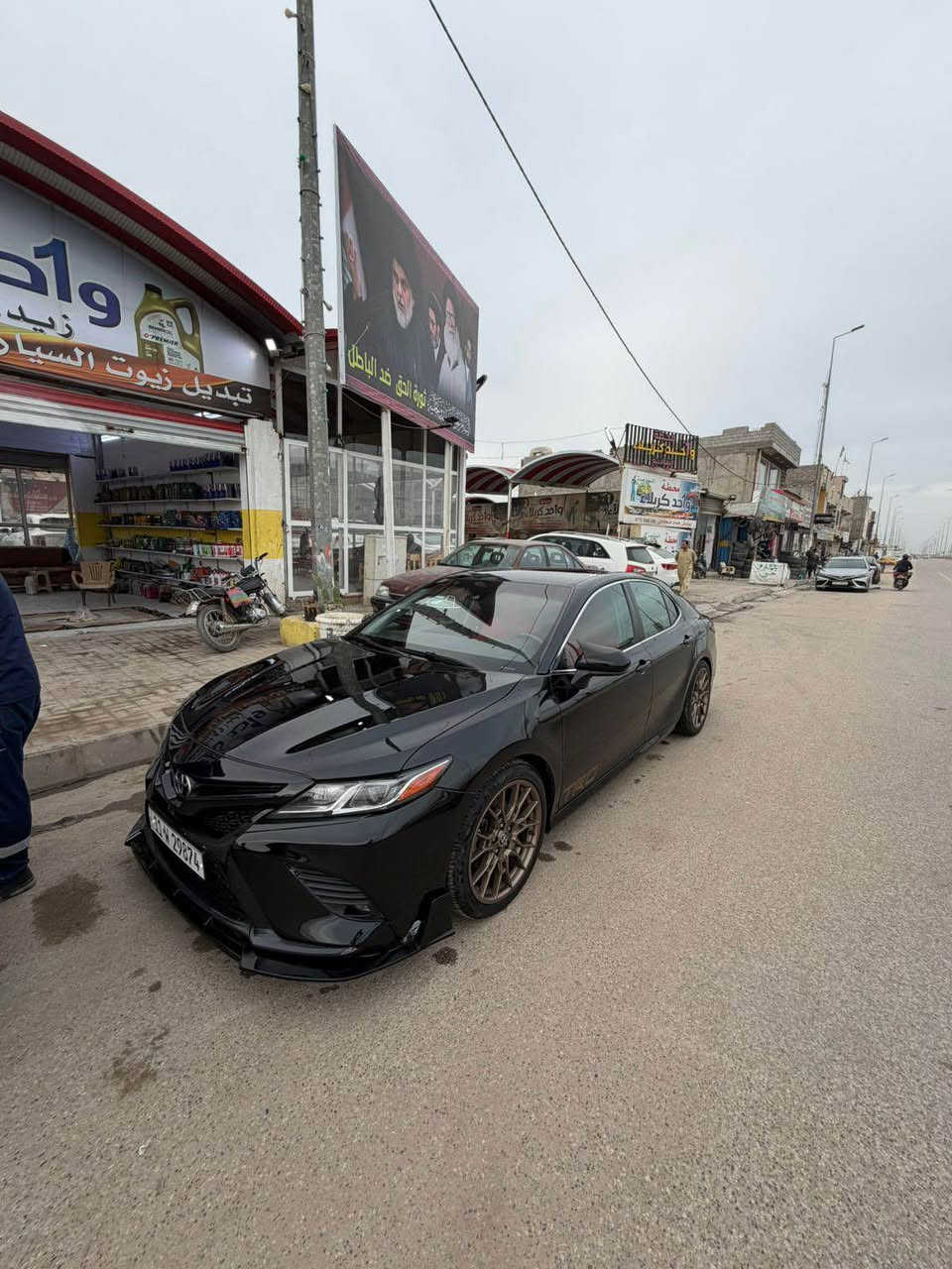 السلام عليكم 
للبيع كامري موديل 2020 وارد امريكي
حادثها ثلاث قطع امامية بنيد و جاملغين الباقي كفااله بدون دواخل و بدون ايرباك 
مكينة و گير كفاله 
حدادية امامية خلفية بالجيس جديدة كلش 
تخم ويل TRD اصلي مو تجاري 
تخم تاير جديد 
عليها درگه سعرها 600 دولار كاربون فايبر RPM
داخل جلد احمر كله مغيره TRD 
عليها دفيوزر و لحايه و هواي مصروف عليها 
رقم بغداد جديد و هزه جديده بأسمي تحويل مباشر ثاني يوم 
السعر 170 ورقه و بيها مجال بسيط 
مكاني كربلاء *********** كربلاء, العراق
