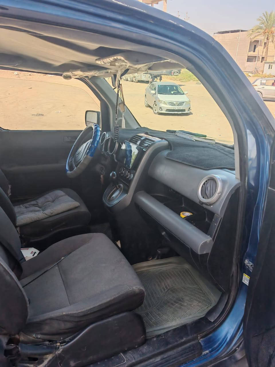 هونداي للبيع
ضررها 3قطع + صدر يرادله ادامه
نضيفه محرك وكير نشط

السعر 78 ورقه وبي مجال لشراي تحويل ثاني يوم 

للاستفسار ***********
