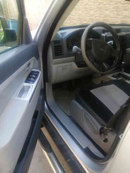 السلام عليكم ورحمة الله 
جيب لبرتي2008 مكفوله ماعده خشم البنيد شويه بارد السونار مرفق السعر 100 وبي مجال للتواصل مراسلة الصفحه او ***********
