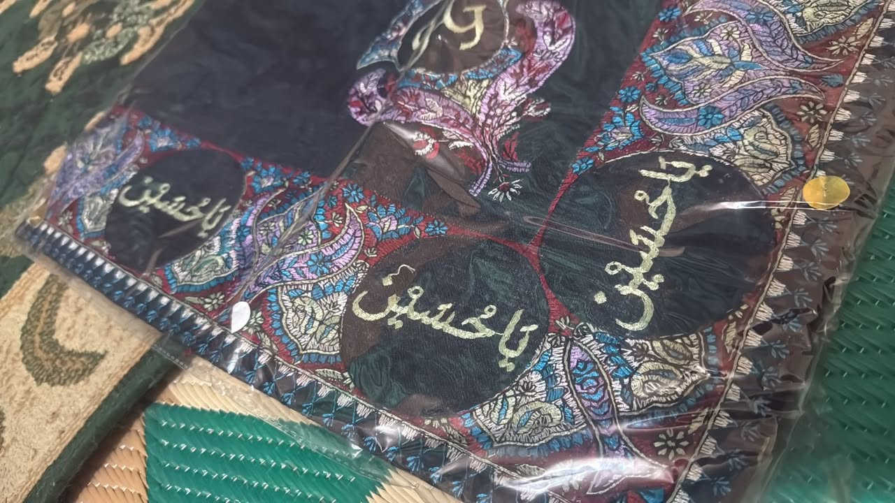 متجر الزي العربي يقدم لكم افضل أنواع الغترة العمانية الأصلية السوبر تورمة السعر السابق 55الف دينار عراقي 
والسعرالحالي 35الف دينارعراقي ملاحظة مهمة إذا تطلب ٣غتر
يكون التوصيل مجاني العنوان مدينة الصدر بداية شارع الفلاح قطاع ٧ متجر  الزي العربي  للتواصل والطلب ***********
