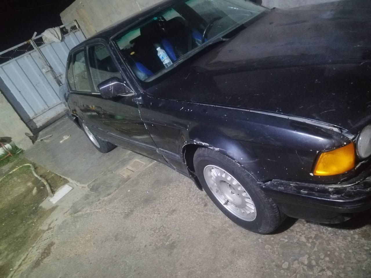 السلام عليكم لبيع بي ام 735 كير عادي رقم ديالى سنويه لل27 تخم تاير صدر امامي خلفي جديد مكينه كير مكفول  سياره مال تعمير السعر 25 وبيه مجال بصيط مكان ديالى ***********
