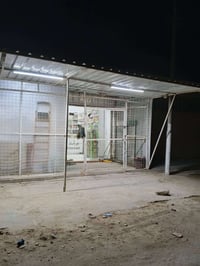 اسواق للبيع المكان الخماس شارع بيت غزيوي للستفسار على الرقم 0785667521...