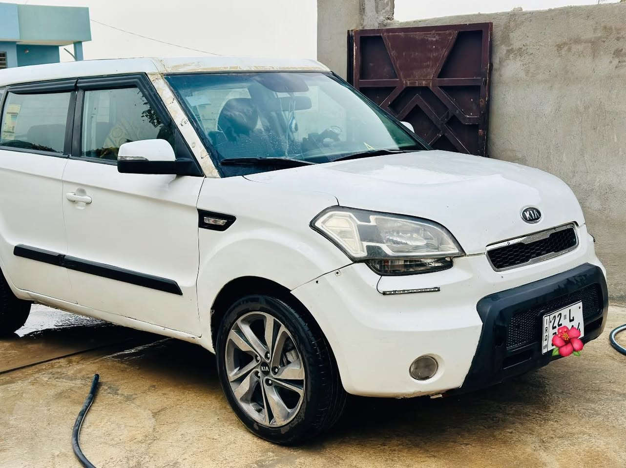 سلام عليكم
كيا صول 2014 رقم اربيل دولي 
سياره كير مكينه صدر امامي خلفي جديد دبلات جدد
تخم تاير جديد شديته قبل شهر  تبريد ثلج 
شاشه وكامره تحكم ستيرن فتحة سقف 
اشاره بالمري سياره فول عدا البصمه 
بيع او مراوس بسياره اقل. هم يرهم 
سياره بيهة جفيه على صفحة السكن ومصبوغة عام
سعر 68 وبيهة مجال 
مكان ( ديالى دلي عباس ) 
رقم : (*********** )
