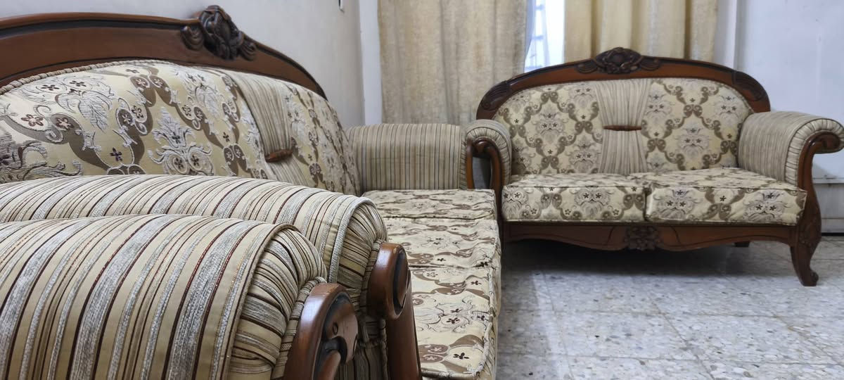 تخم مصري زان نظيف
🔹 عدد المقاعد: 10
🔹 خشب زان مصري أصلي
🔹 نظيف جداً وقليل الاستعمال
🔹 مناسب للبيوت والضيافة
💰 السعر: 450 ألف
📞 رقم الهاتف: ***********
