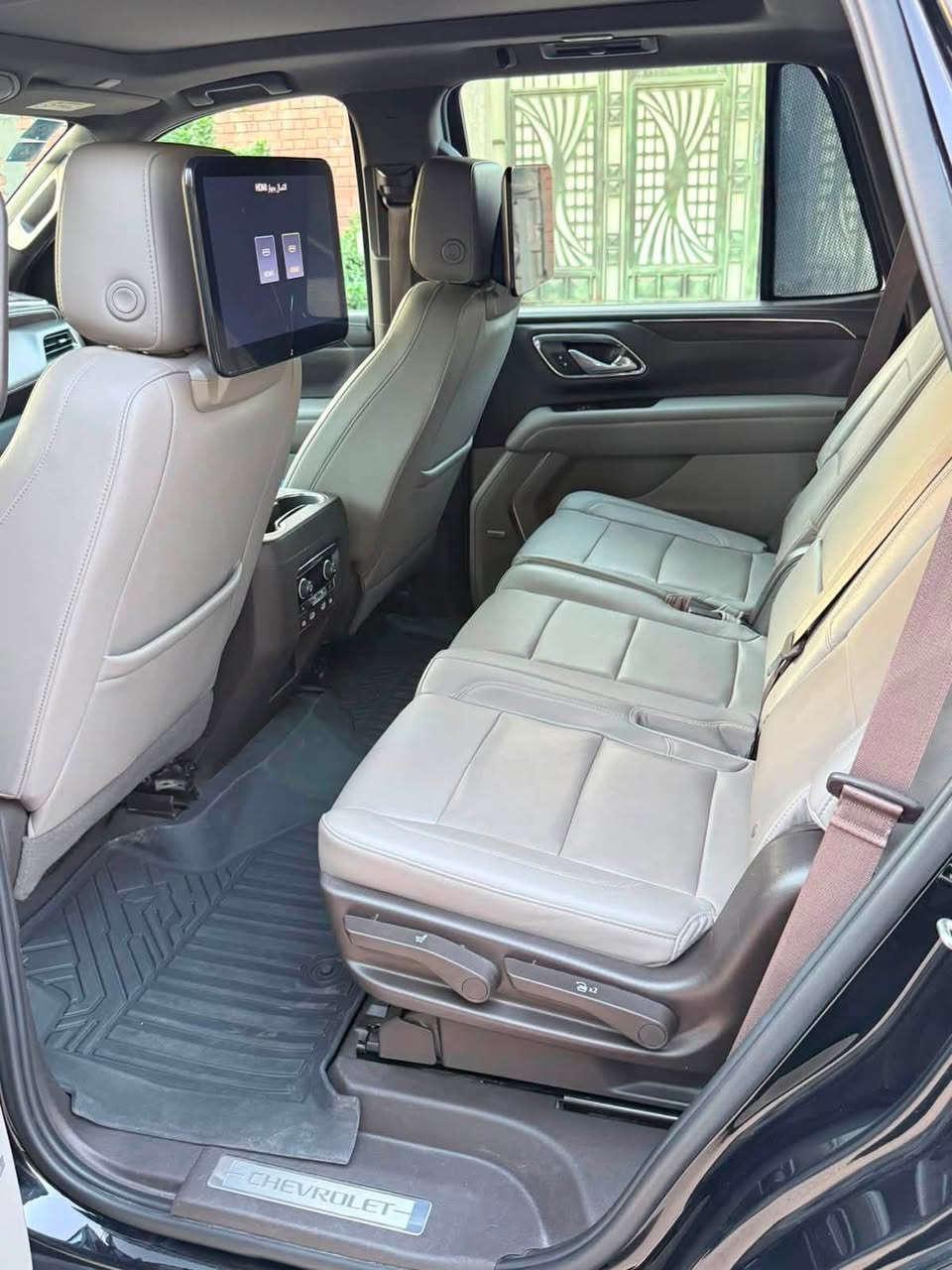 تاهو 2023 LT السيارة مكفولة كفالة عامة
السيارة خليجية  ماشية 92 الف 

الرقم بغداد فول مواصفات من فتحة سقف طكتين 

وكامرات محيطية وشاشات كشنات جنطة كهرباء فول للاخير مواصفات 

سعرها 470 

***********
