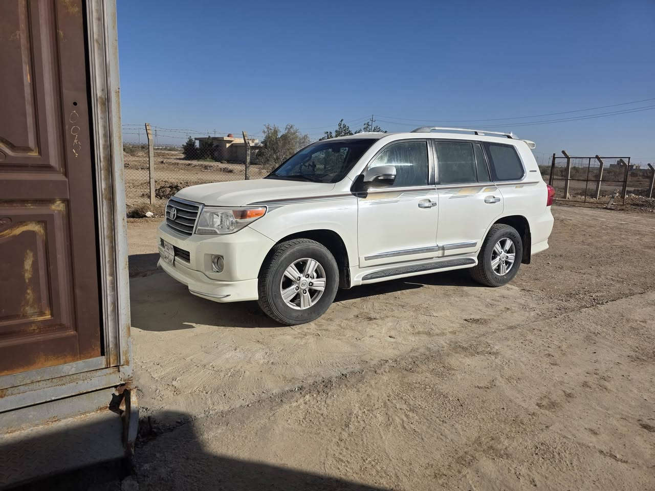 GXR 2014
V6 مكفولة كفالة عامة صبغ وضربة وبيها سونار 
سعرها 3.60$ وبيع مال مستعجل
وارخص 2014 مكفول بالسوك 
عندي بناء ومستعجل الله شاهد
*********** مفتوح وبي واتساب
