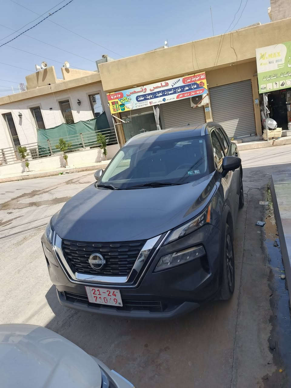 نيسان روج2022 تيربو 
فول مواصفات  SV plas
بنوراما 
ضرر فقط دعاميه خلفيه وتعدلت نفسها اصليه كلين تايتل
لا ايرباك لا شاصي لا لغد لا صبغ 
تبريد تدفئه 
وكشنات ستيرن  تدفئه 
لداخل جلد 
بصمه اربع ابواب 
بردات خلفيه 
رادار امامي خلفي جانبي نقطة عمياء 
كاميرا حساسات خلفيه 
تحديد مسار 
تحذير من إჂ̤ اصطدام رادار تصادم 
رقم شمالي بأسمي تحويل مباشر وارد امريكي  مكان موصل ساحل الأيسر *********** ***********
السعر ١٨٥ بي مجال بسيط
