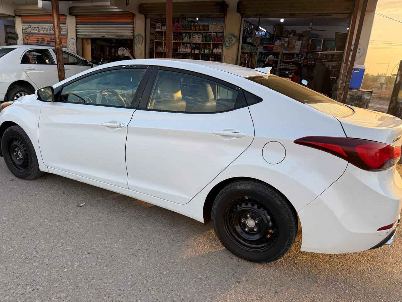 السلام عليكم للبيع النترا امريكي مديل 2016 محرك 1800كير جديد تخم تاير تبريد شغال حداديه جديده السياره  بنيد مبدل اثر جراد  رقم انكليزي  واسط تحويل ثاني يوم السعر  125بيها مجال قليل العنوان ميسان علي الشرقي  للاتصال ***********
