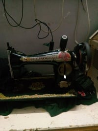 عندي مكينه للبيع ام الفراشه المكان حي اور السعر 60 رقم 07706614461