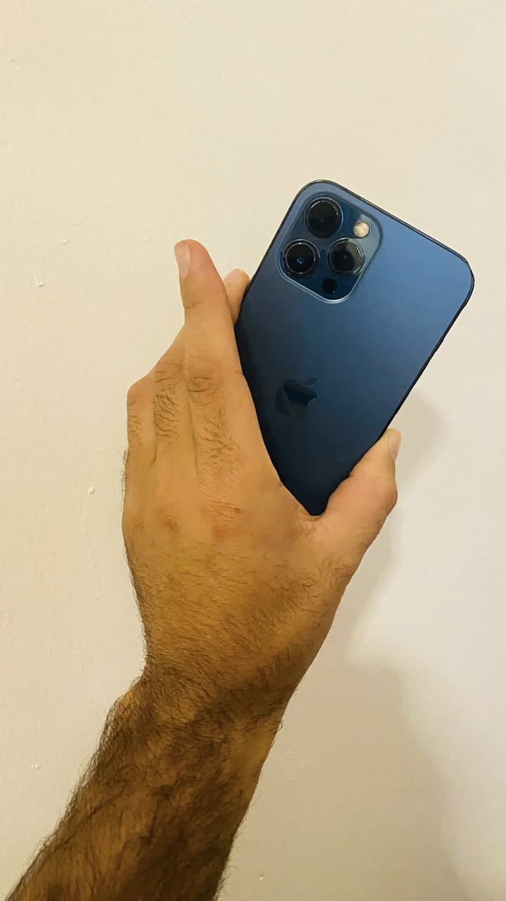 من رخصت الادمن 12 برو ماكس ذاكره 128 مبدل بطاريه + شاشه السعر 300 وبي مجال جهاز كله شغال فول غراضه كله وكاله تواصل ***********
