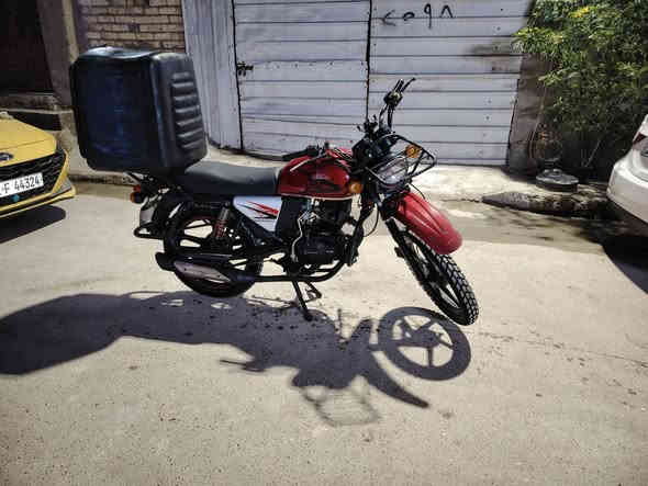 السلام عليكم شباب
دراجة دايوان جبلي 2020 جاهزه من كلشي كبل للشارع مرقمه بغداد باسمي شخصيآ تحويل ثاني يوم
السعر 1750 مليون و750
مكان بغداد الغزاليه رقم *********** متواجد واتساب
