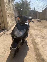 اخوان سكنس فحل نوزل لالبيع الدراجه حلوه امرتبه بس بيها تاخير بل تشغيله...