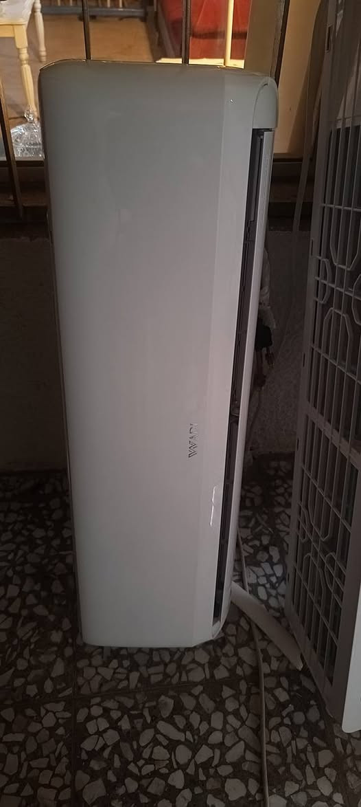 للبيع سبلت توسوت انفيرتر 1طن والثاني وادي واحد طن عادي مستخدما للاستفسار***********    شي قليل بدون تصليح او تبديل شرط الفحص
