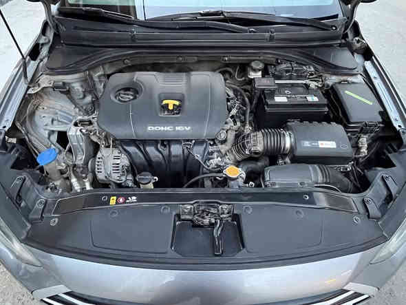 للبيع فقط 
للبيع الانترا 2017 
محرك 2000 دوش وارد امريكي رقم سيلمانية القديم 
ماشية 128 الف كيلو 
صار عندي حادث بالعراق جاملغ امامي وباب عكس السائق موضح بالصور 
حادث العراق بدون تعمير ((( ابيعها على وضعها الحالي )))
السعر 10300$ 
103 ورقة بيها مجال بسيط 
مكان السيارة بغداد 

***********
