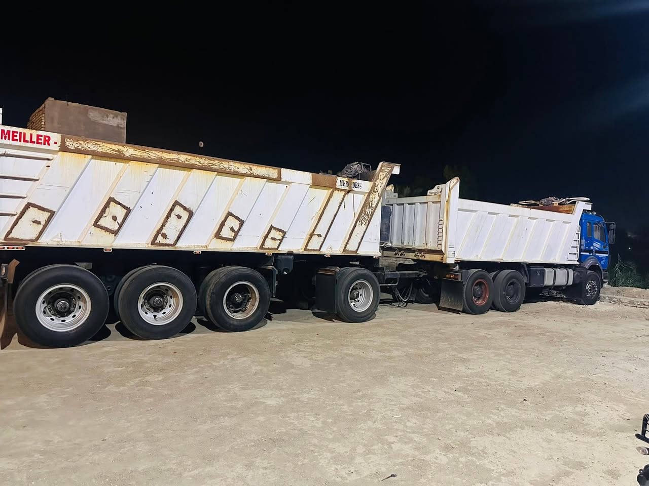 لبيع قاطره مقطوره موديل 97 مكينه 38 كير فافون 155مجموعه جيف تخم تاير راس وعربانه 
‭***********‬
