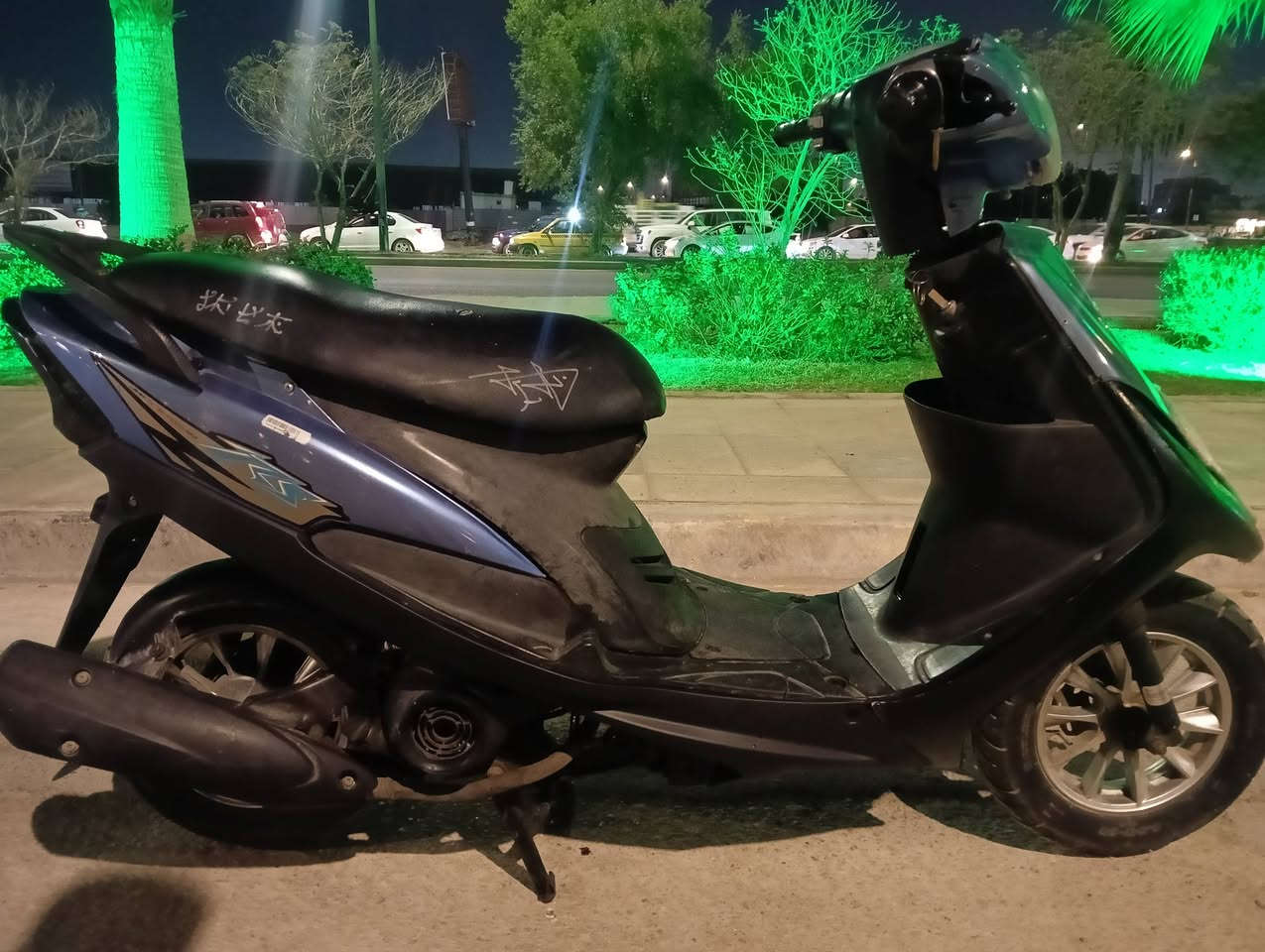 يا الله 
سلام عليكم 
ماكس عدله للبيع
ياباني موديل 2007
مكينه خير من الله
الدراجه بوشه 49
مفتوح بس ولفات وعل فحص الدراجه
الدراجه كفراتها الاصليه موجوده لونهن احمر🍎🍎
الدراجه عله إيدي 
ومدارياها
اروح بيه وارجع
مزود
سبايدر كاربون فايبر 
اوياله رياضي يخبلن
الدراجه مكينه خير من الله شلعه ومعدل فول 
نعومه تخبل 
بل عايفه عل ياخذه ماتعبه
كامله سلف 
باتري جديد
نقصها كهربائيات فقط
🍏🍏بيع أو مراوس بدراجه أو أيفون فقط🍏🍏
 سعرها 450 وبيها مجال
أنطيك ويها هديه إذا اشتريته
***********
