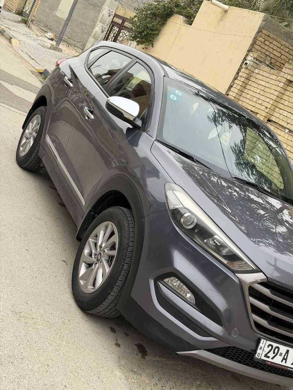 توسان 2016 خليجي
تحكم ستيرن 

4 ويل 

حساسات خلفي 

شاشة سمارت 

كاميرا خلفي

كاميرا تسجيل طريق امامي 

مبدل جاملغ امامي اصلي ( الجاملغ البلادي مالتها موجود بي تعديل ع البارد وينشد طبيعي ) واكو صبغ بالباب مال صدر  توحيد لون 

سعرها 155$ وبيها مجال رقم واسط الجديد باسمي تحويل مباشر 

مكاني واسط كوت الكفاءات 

*********** - ***********
