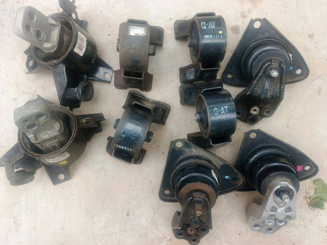 غراض سيراتو تفصيخ حاويه من موديل ٩ الى ١٣ والنترا من ٧الى ١١ يوجد توصيل جميع المحافظات  الاستفساررًالاتصال عل الرقم *********** الحجز واتساب أو اتصال@سجاد الطيب
