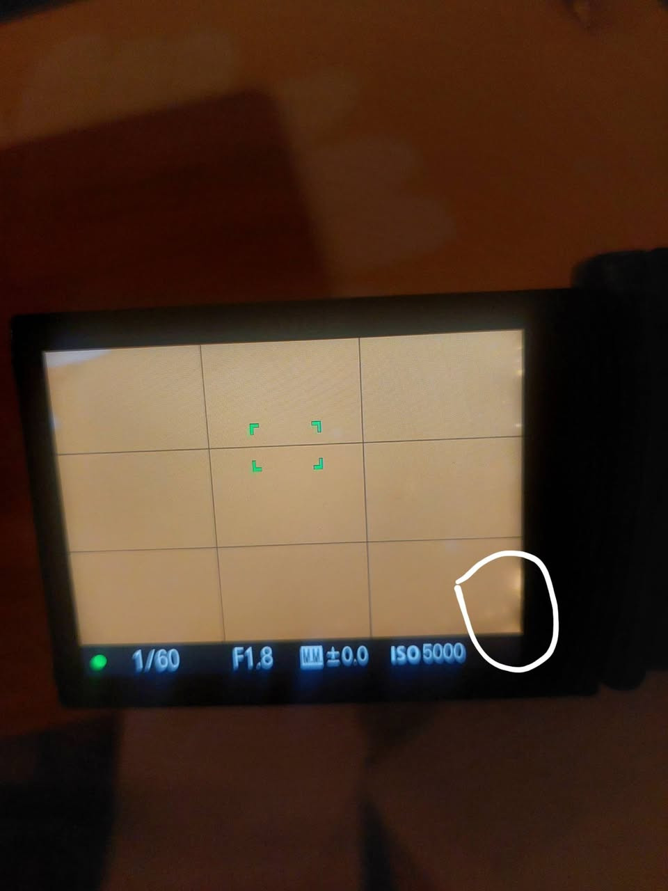 🟥 للبيع #ديوانية
كاميرا سونيZV 1 (المعرف لا يعرف)

شغاله شرط تفحص وتقتنع واذا تحب ادز الك فديوهاتها وصورها 

فقط خلل بسيط بالشاشة وليس بالتصوير هو اللون الابيض المؤشر عليه بالصورة (بالشاشة مو بالصور)

🟥 للاستفسار مراسلة الصفحة او الاتصال ويتوفر واتساب :
*********** 

فقط اتصال:
***********
