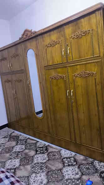 سلام عليكم شباب غرفه البيع غرفه خشابه جديده مستخدمه 3 اشهر مكاني البصره ابو الخصيب  سعر الغرفه 750 وبيها مجال رقم تلفوني ***********
