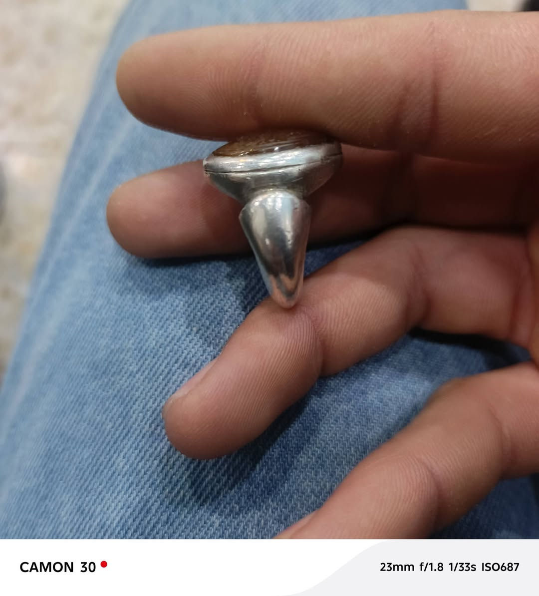 سلام عليكم يماني بيهه زعفران خفيف ذمه مخطوط صياغة ثقيله بحرينيه صب مكاني بغداد ام الكبر والغزلان ***********
