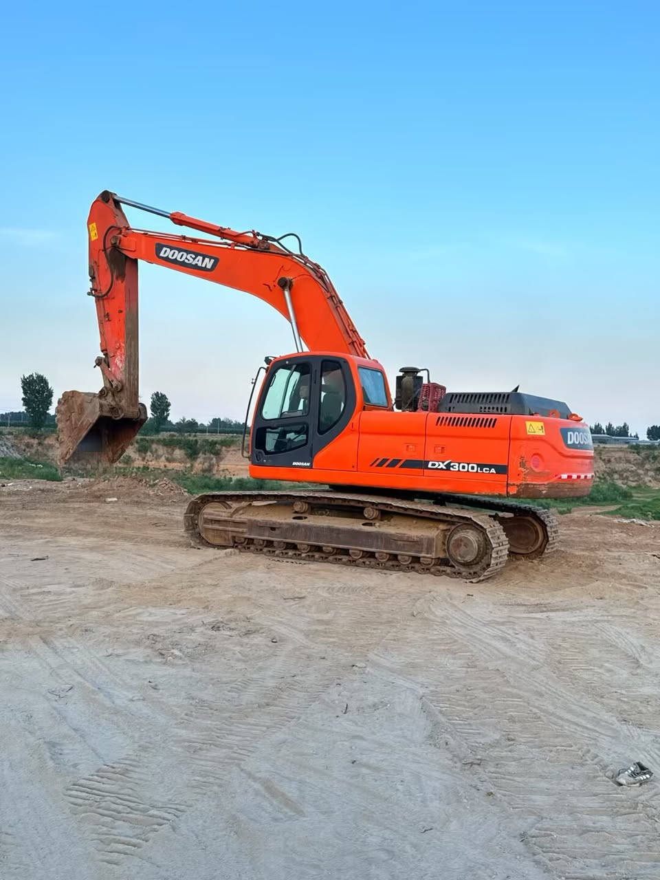 Imported DX300LCA from Korea, original chassis - contact me if you're interested


**إذا كنت صاحب هذا الإعلان وتريد حذفه لأي سبب، رجاءا أرسل رسالة إلى الدعم الفني**