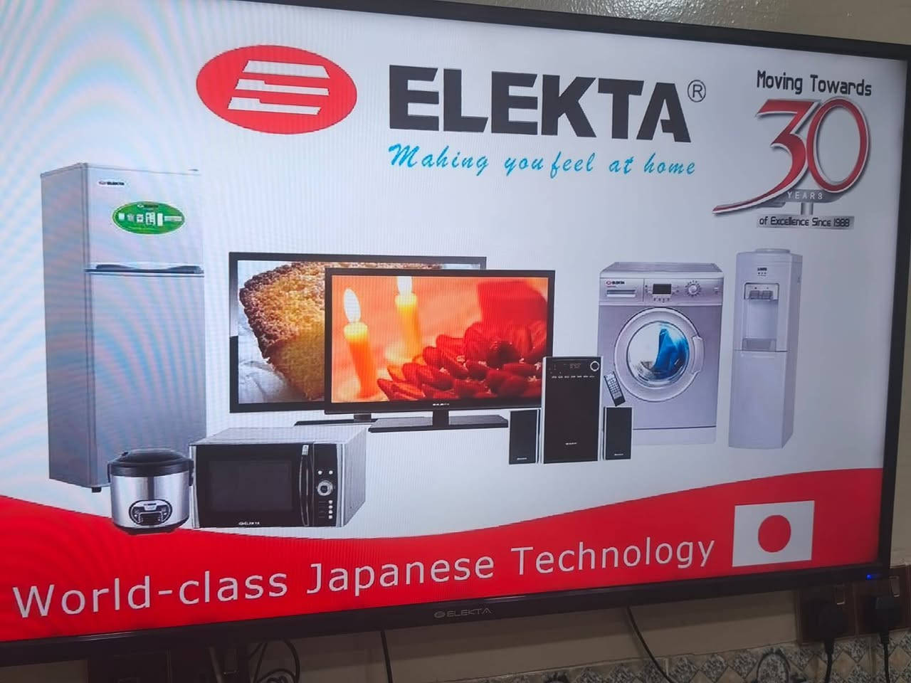 سلام عليكم تلفزيون حجم 50 نوعية ايليكتا سويدي قتصادي وشرط النضافة شاشة فائق الدقة يدعم كل المواصفات HD يحتاج بس حساب مابي ممسويلة
سعره300 
للستفسار ***********
حي بدر قرب جسر المعارض بيتي
