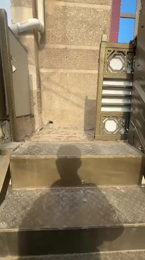 الإيجار الإيجار مساحه 160 طابق ثاني معزول عزل تام نوم وسطح كبير موقع مربع قاسم  نافوره تواصل واتساب +رصيد ***********
