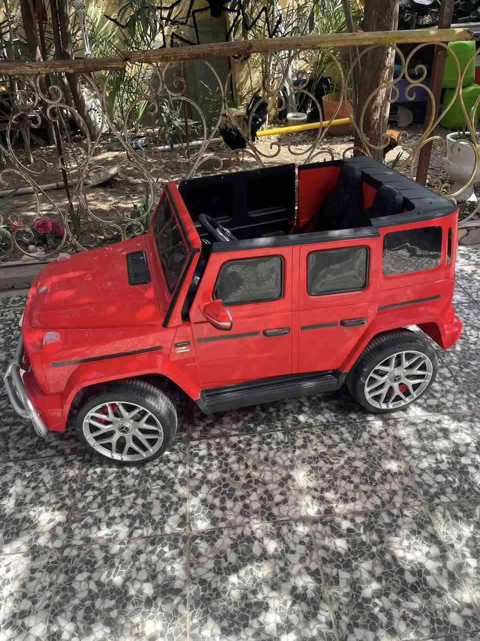 سيارة اطفال شحن تتحمل وزن 80 كيلو مواصفات حلوه دفع رباعي 4 ماطورات تايرات ربل كامله ريمونت وشاحنه للبيع سعرها 250 مكاني بصرة الكزيزة ***********
