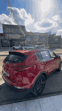 سلام عليكم 
سبورتج دم الغزال موديل 21 
السعر 195 وبيها مجال كلش بسيط 
حادثها جداً خفيف والسونار كدامكم وصور الحادث موجوده فووول مواصفات S  عده البصمه 
ماشيه 70 م تقريباً 
رقم اربيل 
بغداد السيديه - ***********
