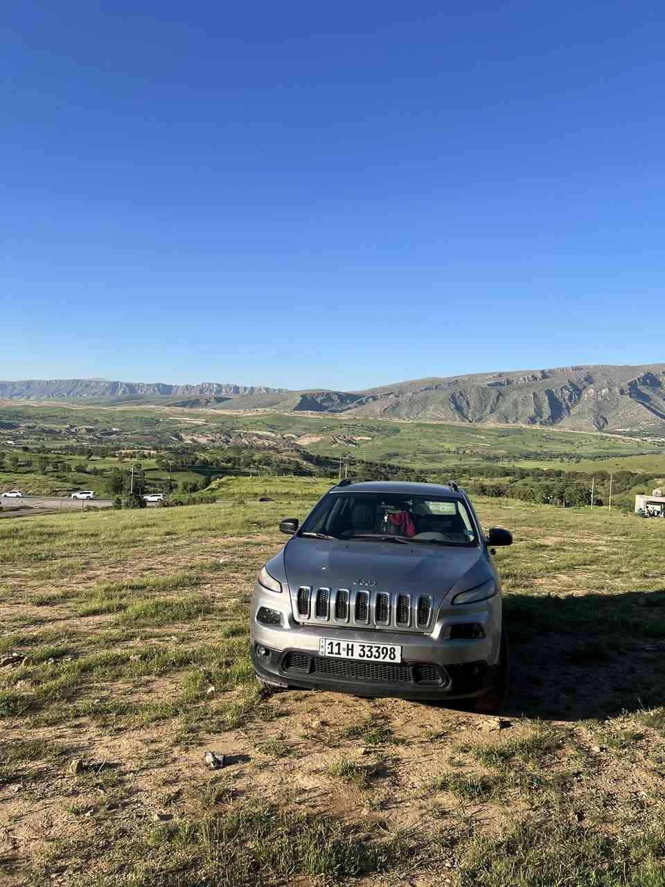 جيب بزون 16 سبورت 
ماشيه 135 
رقم بغداد انكليزي مميز جديد
حادثها موضح بالصور جاملغ امامي مبدل نفس اللون وربع من الباب مال سايق مصلح 
السياره بيها بارد بالباب الخلفي وبيها رصعات مسويهن بارد كلهن
البنيد من جوه بي كسر
محرك جديد بالجيس
كير مكفول
صدر امامي عربانه خلفيه جديد بالجيس وبالضمان كامل مكمله
بنكه وراديترات ومنضومه مي جديده بالضمان بعدهم
تبريد وكمبريسر وغاز اصلي جديد 
تايرات جدد
مازدات اصلي جديد شركة
السياره ربع متصرف عليها جديده بالجيس كلشي بيها مبدل اصلي وكاله بالضمان
باتري بعده ضمان
دوشمه كشنات وستيرن وحصان وقماره كلها جديده مسويهن
السياره كامله مكمله ميحتاجلها ربع دينار
غرامات صفر رقم وسنويه جديده لحد 2032
كلشي بيها مبدل شركة واصلي
سعرها 120 ومكاني بغداد شرطة الخامسه
***********
تشوفها غاليه انشالله تحصل احسن منها واغاتها
