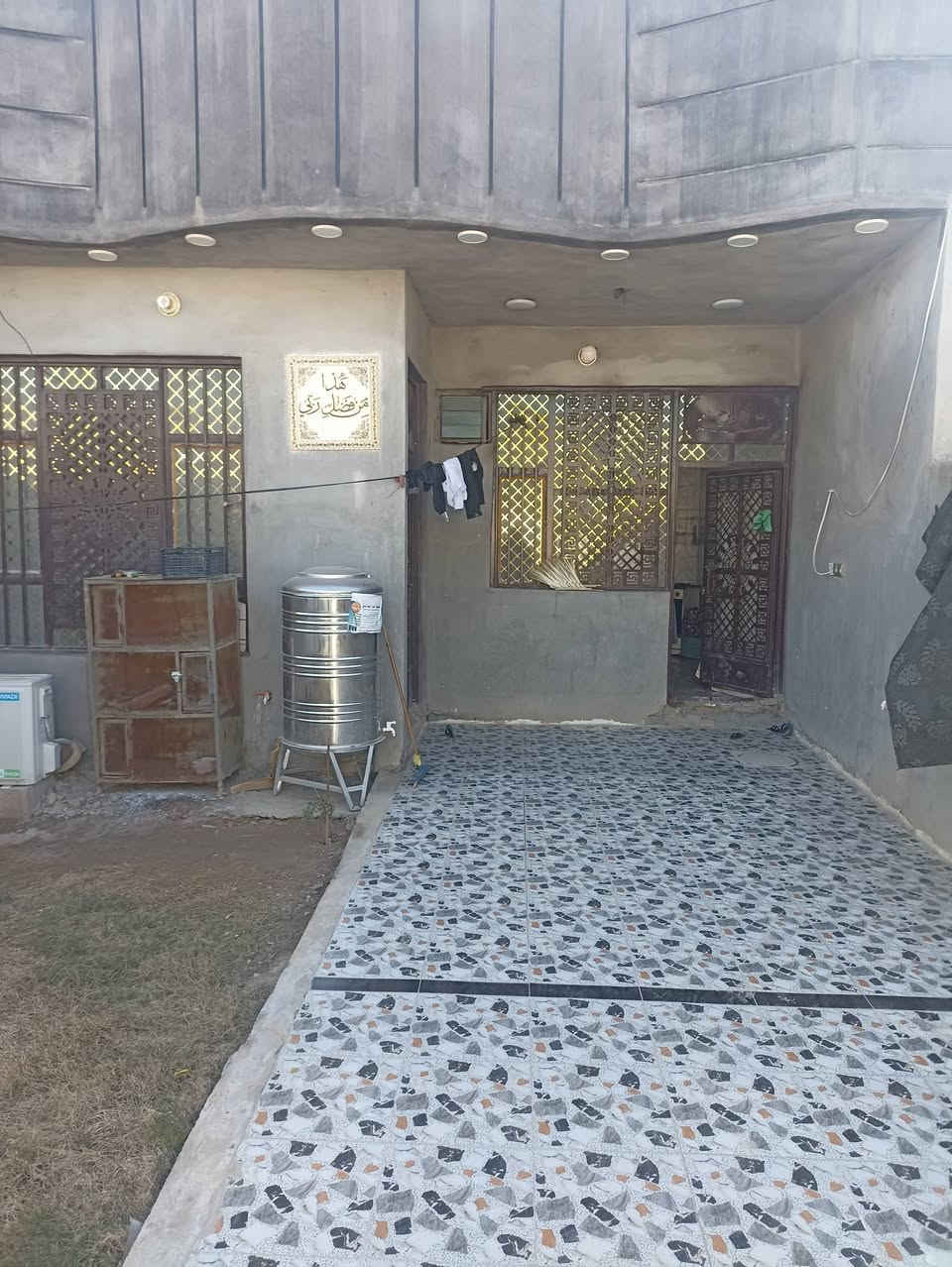 دار للبيع المساحة 175متر يتكون من غرفتين نوم صاله استقبال مطبخ حديقه المكان التصنيع الزراعي مدخل قاعه اوسكار الجاد بلشراء يتفضل خاص او يتصل على الرقم التالي ***********يو واتس اب
