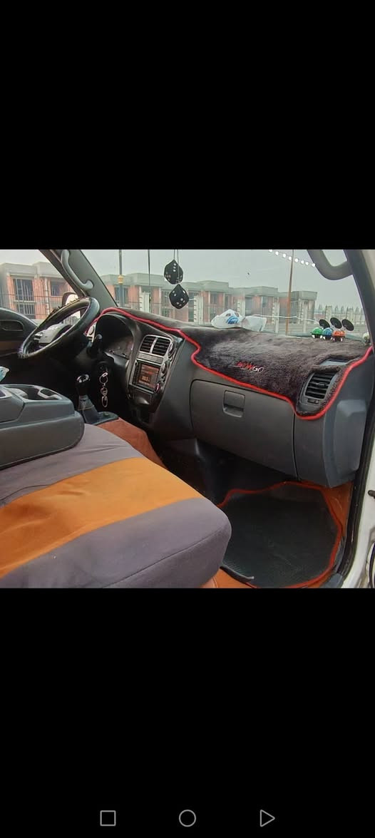 كيا ٢٢ مكفولة كير ومحرك وشاصي وكشر بيها شبر بارد بالربع رقم نكليزي والسيارة باسمي تحويل ثاني يوم السعر ١٤٧ والي ميفيد السعر ويخدمة لايتصل والسوك كلشي بي مكان السيارة بغداد ابو غريب ***********
