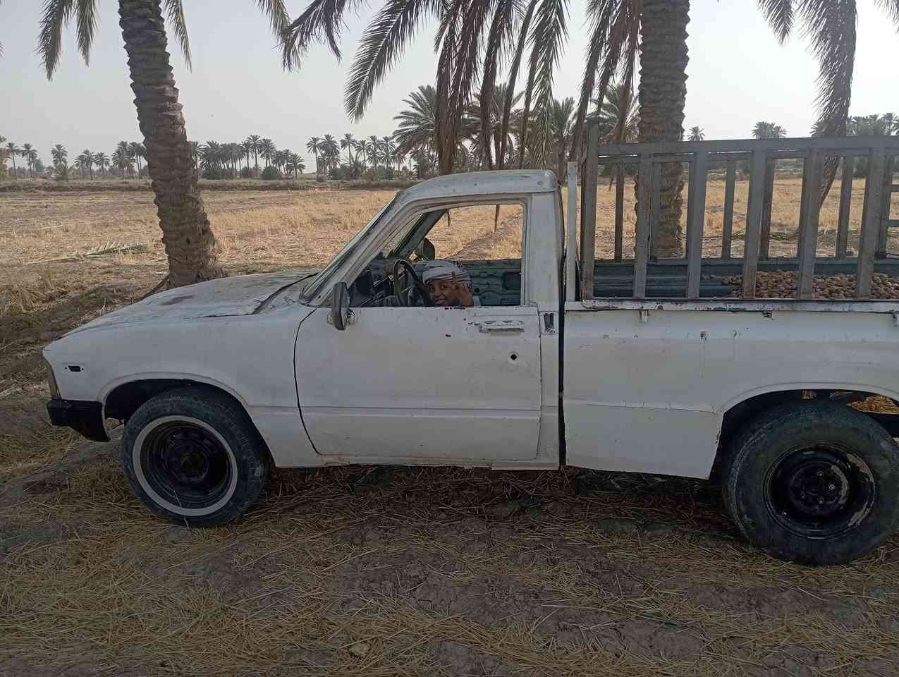 سلام عليكم بيكم 80للبيع نقص بس باتري شغاله حلوه رقم وسنويه وبيه تحويل اليحب يحول مكاني حله كفل وعماله على باب الله كلشي ترهم مناسبه 
***********
