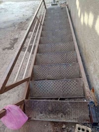 #للبيع درج 4 مترات و10 والعرض 85 محجر جهه وحده حديد ثقيل جكر بليت  ونظ...