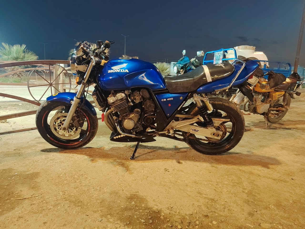 البيع سي بي فور كفاله من تاير لتاير مكاني كوت شيخ سعد وراق من فيس  السعر 15 ورقه وبيهه مجال***********
