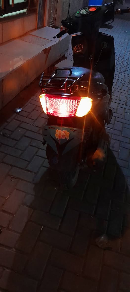 السلام عليكم شباب
سكنس فحل مكينه مكفوله كهربائيات كامله شغاله الدراجه نگرة سلف نضافة الكفرات75٪ بيها نقوصات بسيطة جداً عارضها مرواس سويج بسويج او بيع سعرها750 وبيها مجال للشراي او مرواس شعندك دراجه نزل بس اهم شي مكينه نضيفه والمو شراي لا يدخل رحمة لاهلكم 
***********
