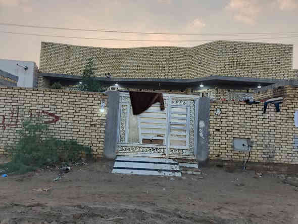 السلام عليكم بيت للبيع في منطقه السبل المساحه 220 يبعد عن الشارع التبليط 400 الاستفسار***********
