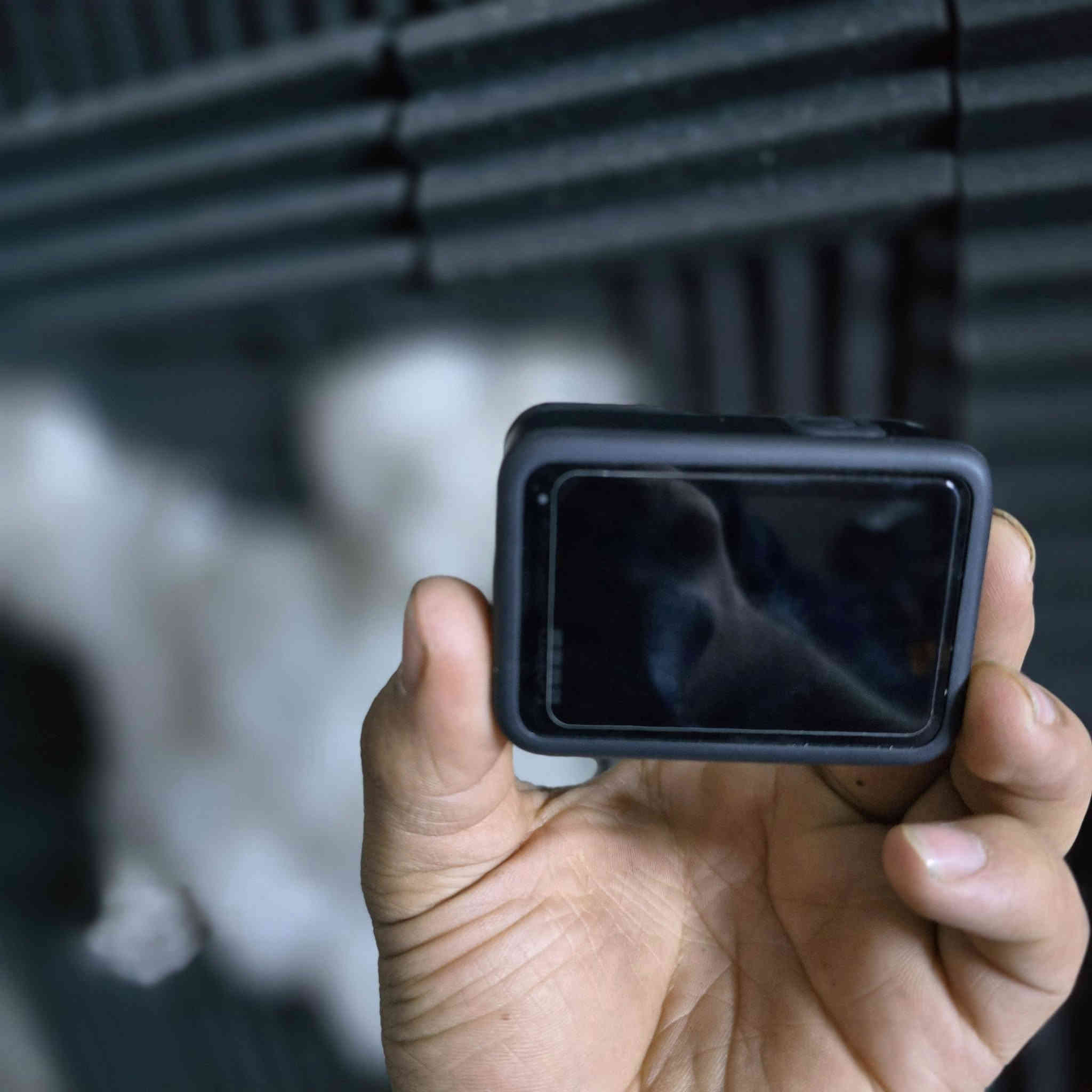 السلام عليكم عدي كامره كوبرو اخت جديده مستعمله حيل قليل وياها غراضها ستاند وقواعد موضحات ومبيها كل عيب مكفوله ضمان ثلث ايام مكاني بغداد مدينه صدر رقمي (***********) 
السعر 400 قفل بعدها جديده
