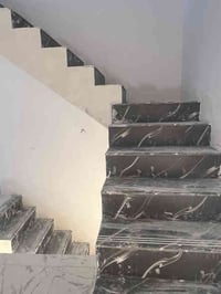 بيت للبيع 50 متر  الواجهه 5 متر والنزال 10  البوبيات حي الزهراء عمود 1...