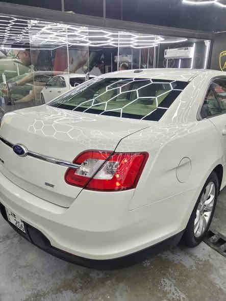 سلام عليكم 
فورد تورس للبيع موديل 2012
مكينه 3500كطن داخلها مابيها اي شي  
صدر جديد سياره رادار شفتات تحكم ستيرن 
شاشه سياره محدثه بجم وبنيد 
حادثها خلفي جاملغ يسرى 
وباب سايق 
تخم تاير 
داخله حمام ونانو سيراميك 
بضمان 
مابيها اي نقص كير مكينه صدر خير من الله 
رقم بغداد مميز باسمي 
سعر 115 بغداد ابو غريب حي تميم 
بسعر النترا والله 
وبلعافيه على الياخذها 

***********
