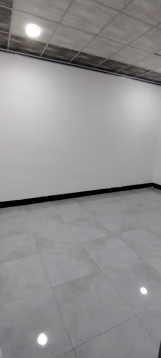 بسم الله) دار للبيع ( 100)متر باص #كارت بلديه و
معامله قرار تمليك باقي بس عل تقيم في حي السماح

 الاساتذه قرب مصتوصف 🏥 السماح خدمات ماء 💦

 كهرباء ⚡ تبليط 🛣️ يتكون الدار من غرفة نوم و هول و

 مطبخ و استقبال وصحيات الدار فول و قريب على شارع

 (60) و يوجد في المنطقه مدارس متوسطة وثانوية منطقه هدوء جدآ جدآ

 السعر 55 مليون 🇮🇶 

 ***********📞 

 ***********📞 

 ***********📞
