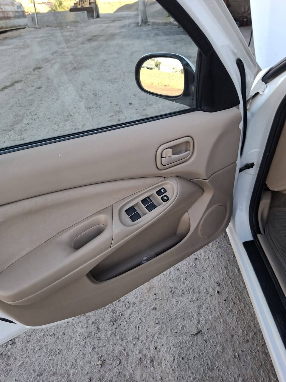 نيسان سني٢٠١٠ ماشيه ٩٠ جيده رقم سليمانيه /***********
